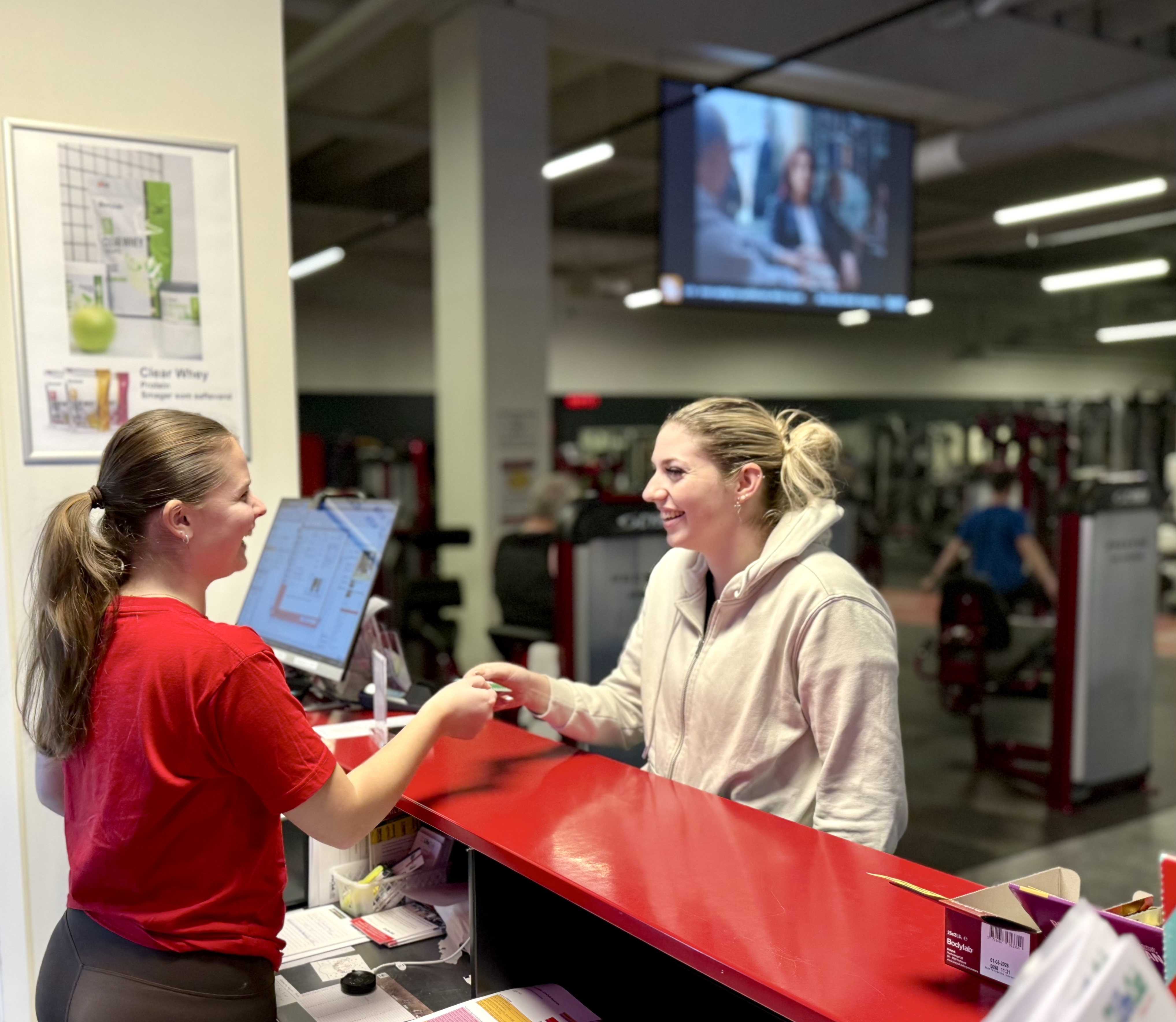 Personlig betjening ved receptionen i LifeClub
