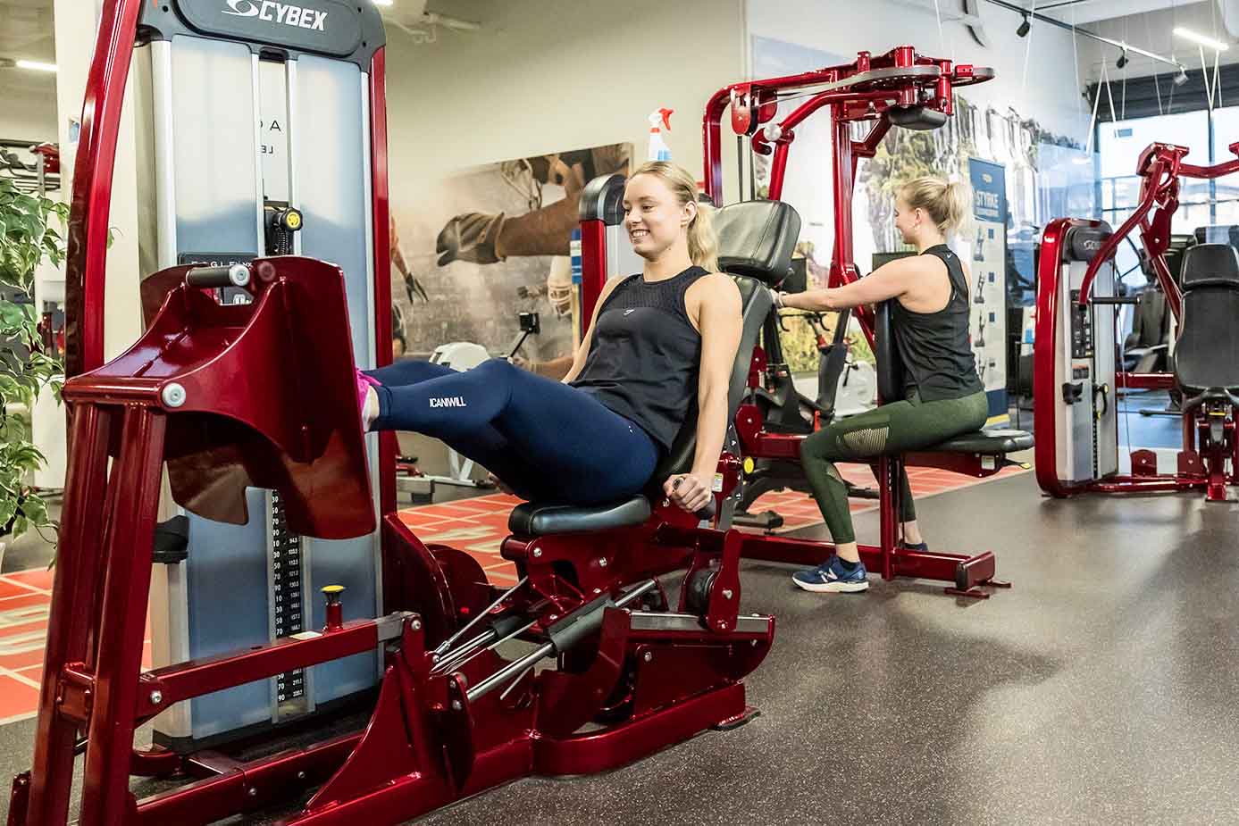Maskiner med perfekte bevægebaner, giver dig effektiv og skånsom træning.